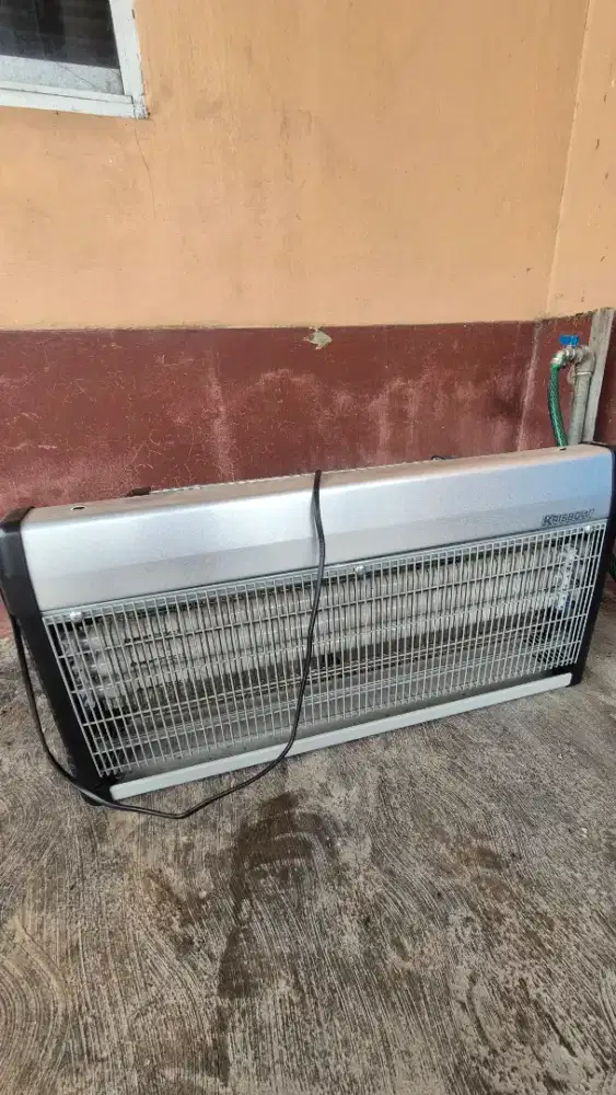 Krisbow anti serangga nyamuk

3x18 watt