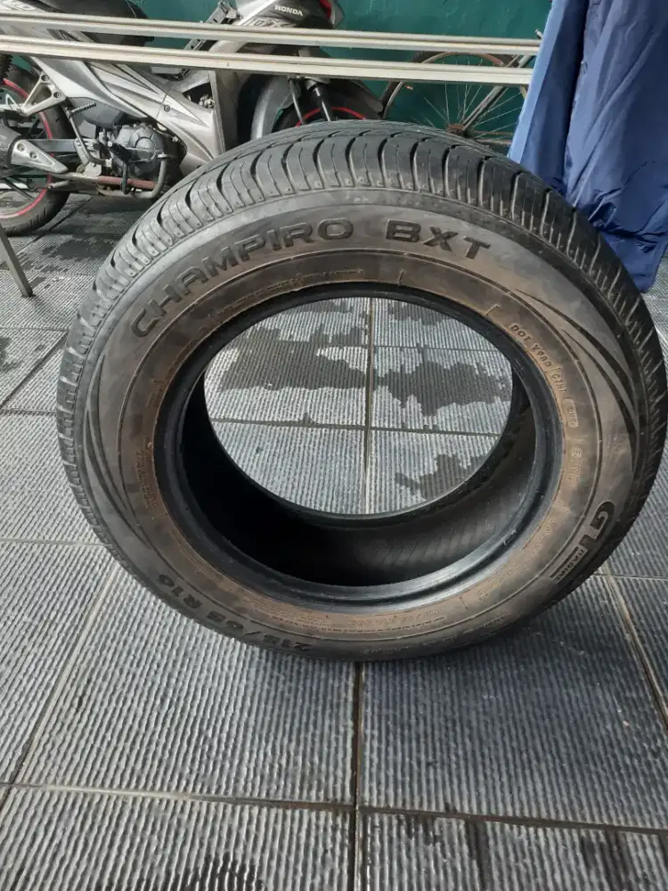Jual borongan 2 ban tubles 215 / 65 R 16