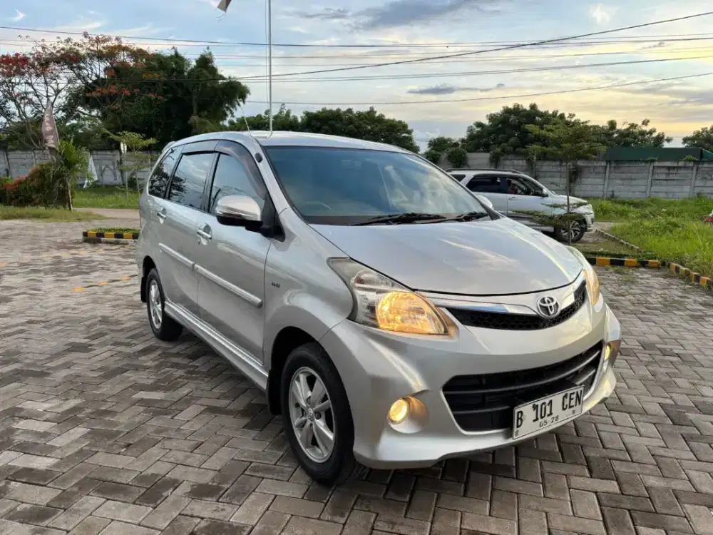 Avanza veloz matic 1.5 2013 pajak on nopol cantik