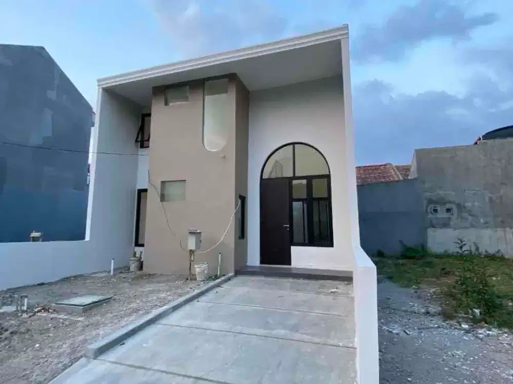 Desain Unik! Mediteranian Modern House 2 Lantai Bukit Palma