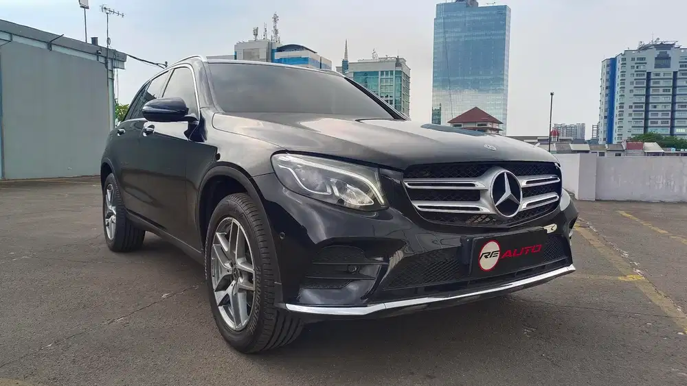 MERCEDES BENZ GLC200 AMG AT HITAM 2019