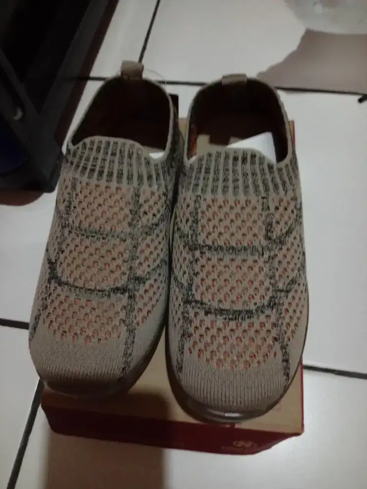 Sepatu new era uj 29 msh baru