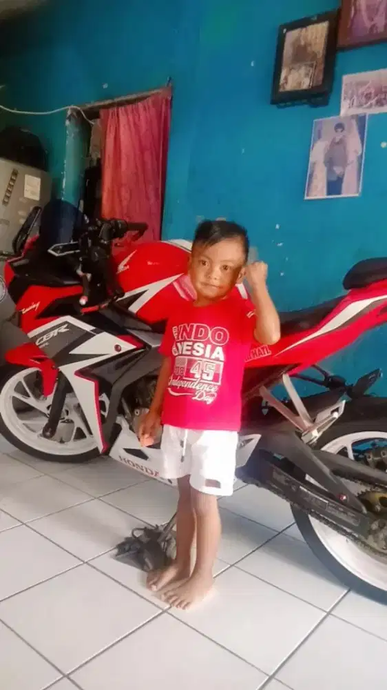 CBR 150 , tahun 2017 , lengkap , plat z sumedang ,, pajak mati 2 tahun