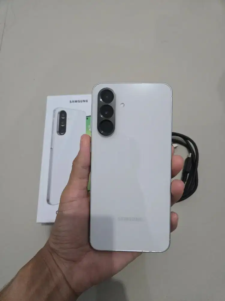 Samsung A56 8/256 Light Gray Resmi