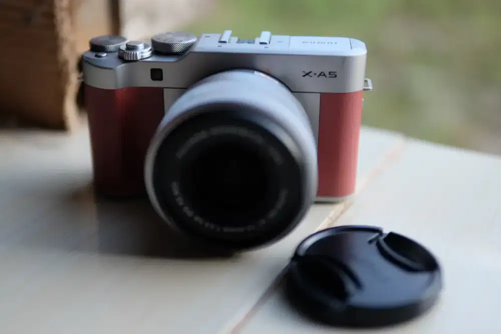 Kamera Fujifilm XA5 Lensa Fujinon XC 15-45mm OIS