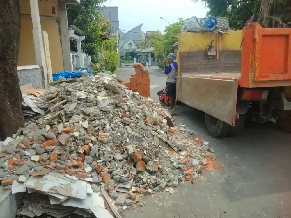 trek buang gragal dan sampah proyek