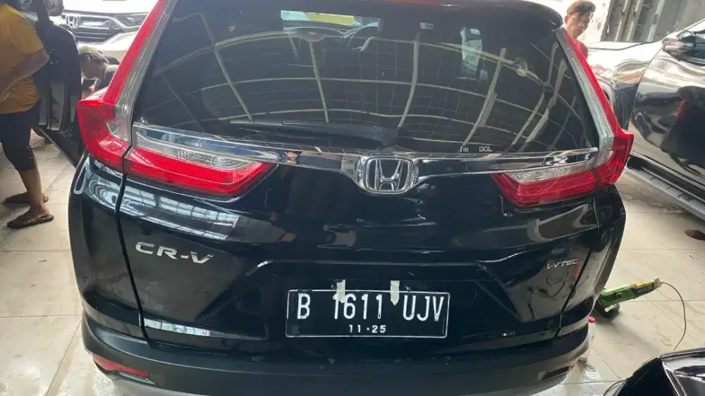 Crv 2000 cc hitam..082396585858