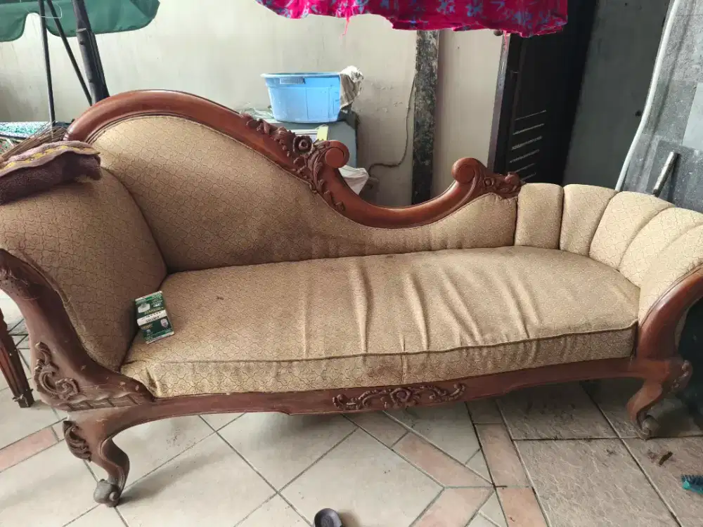 Sofa besar ukir kayu jati