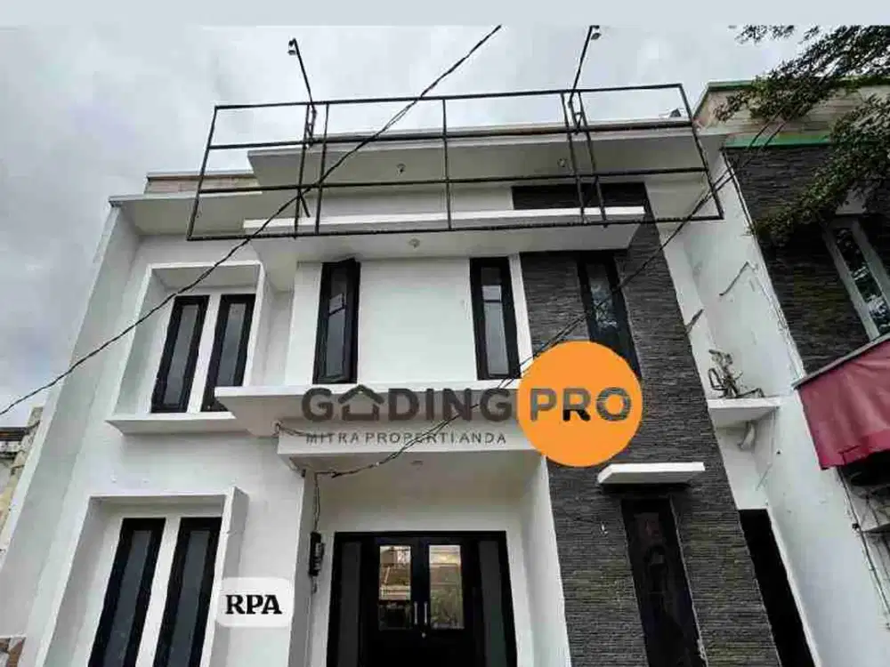 Good Deal Di jual rumah 3 lantai di Cibubur Country Siap Huni