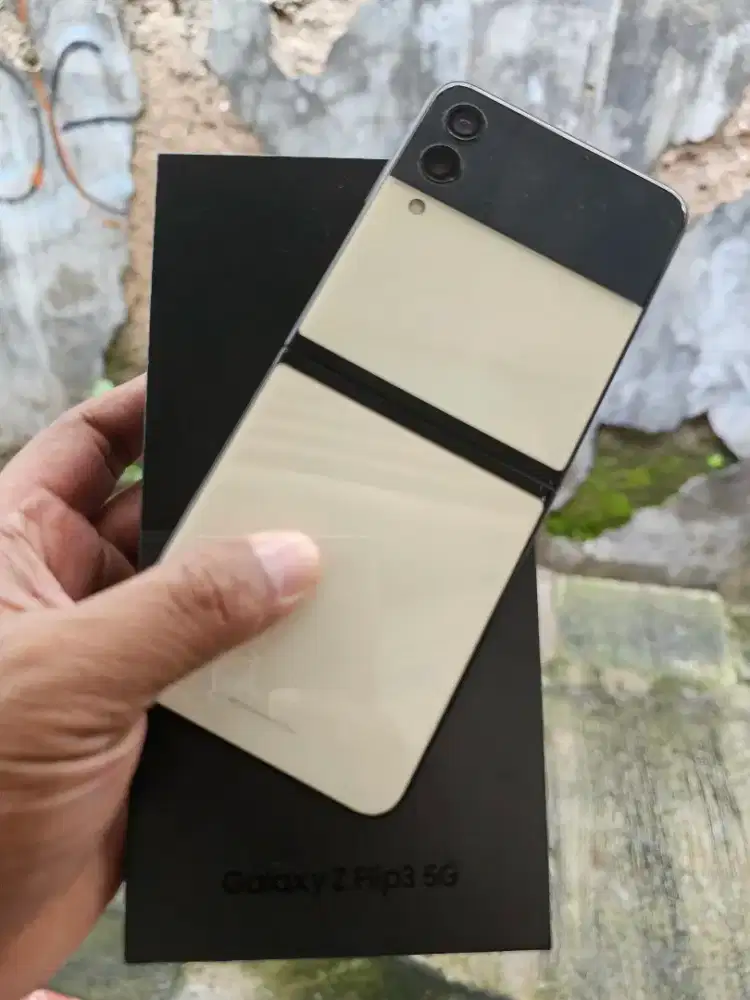 Samsung Z Flip 3 Ram 8 / 255 Resmi