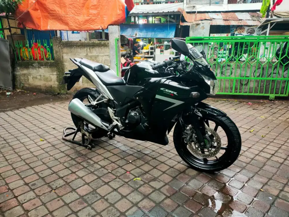 Honda CB150R ABS PGM-FI Tahun 2011