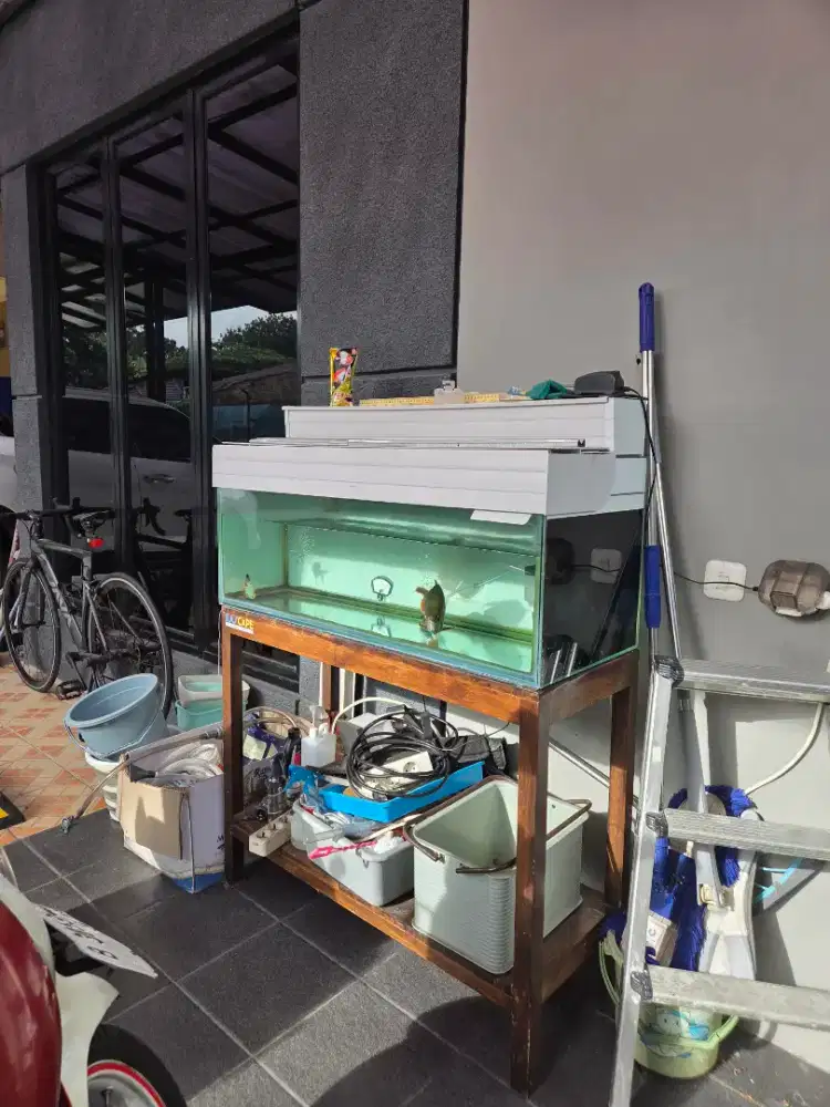 Di jual aquarium ukuran 100x40x40