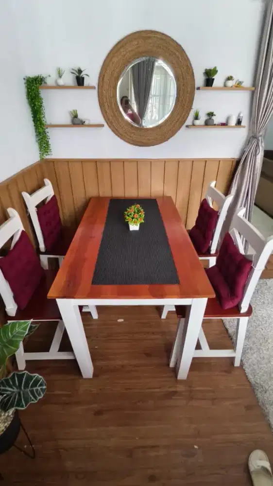 Meja makan informa estetik sandaran kursi bisa dilepas