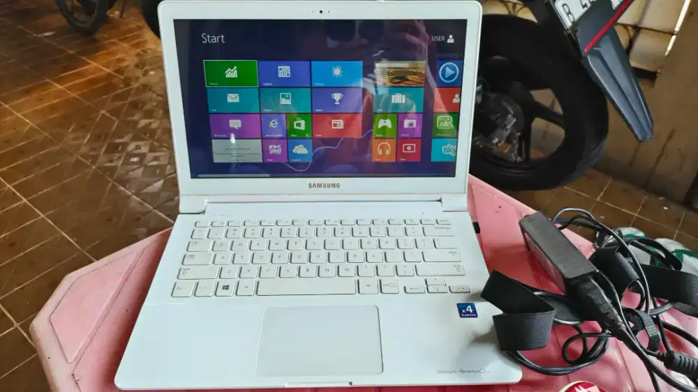 Laptop Samsung ATIV Book 9 Lite