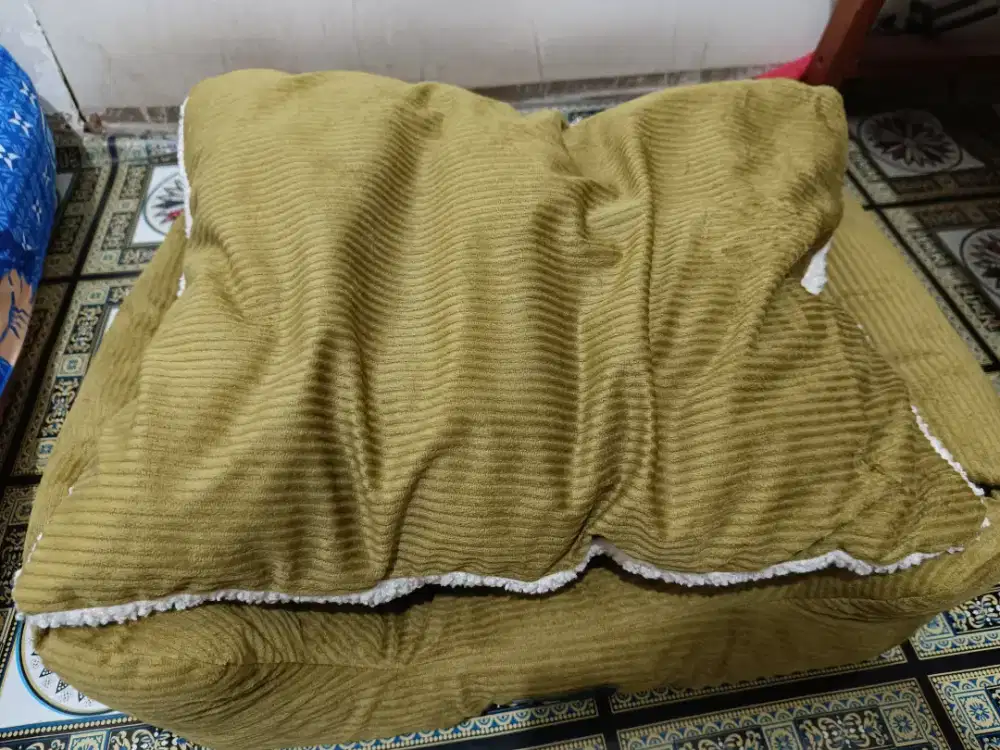 Paw'tails tempat tidur mainan bantal  kucing anjing baru barter / tt