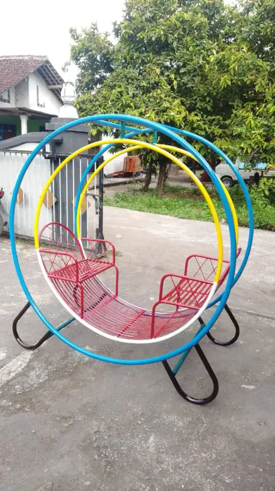 Ayunan besi ex cafe/resto