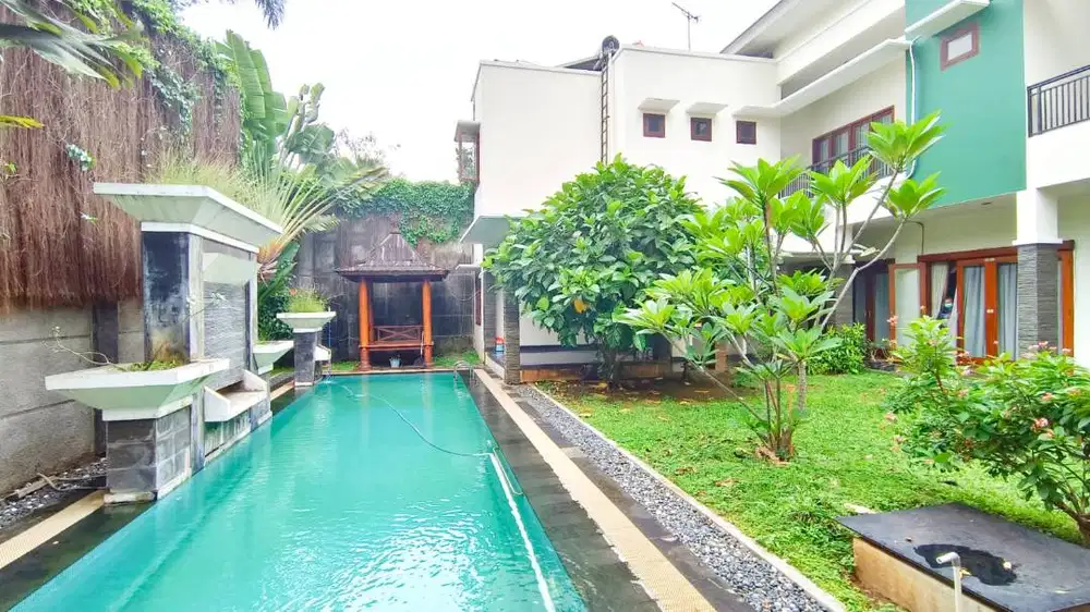Dijual Rumah Strategis Dgn Swimming Pool di Menteng Jakpus Lr-7398