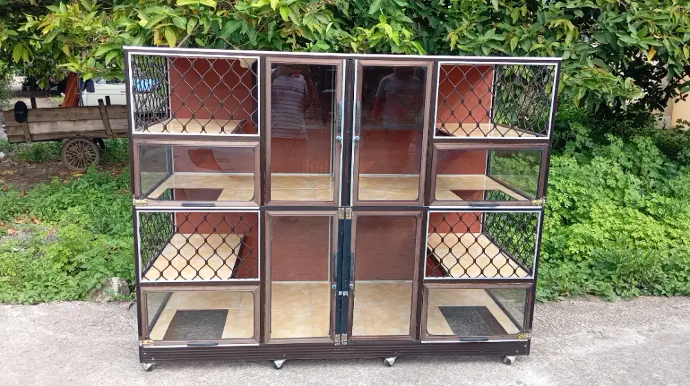 Rumah kandang kucing bekas