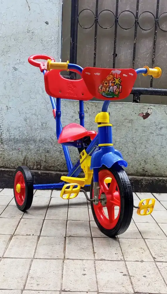 Sepeda Anak Roda Tiga Merk PMB, harga pas.. Cipinang