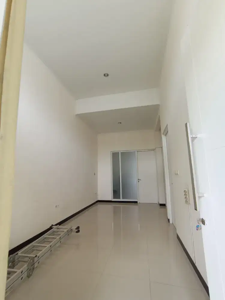 DISEWAKAN MURAH RUMAH TAMAN KOPO INDAH V PINEWOOD 
1,5 LANTAI