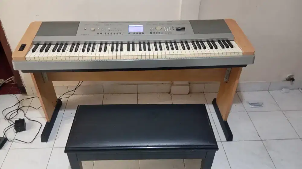 Piano/keyboard Yamaha portable grand dgx640