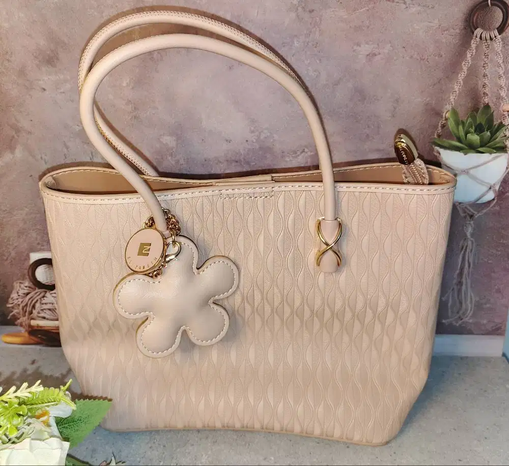 Tas Elizabeth warna khaki