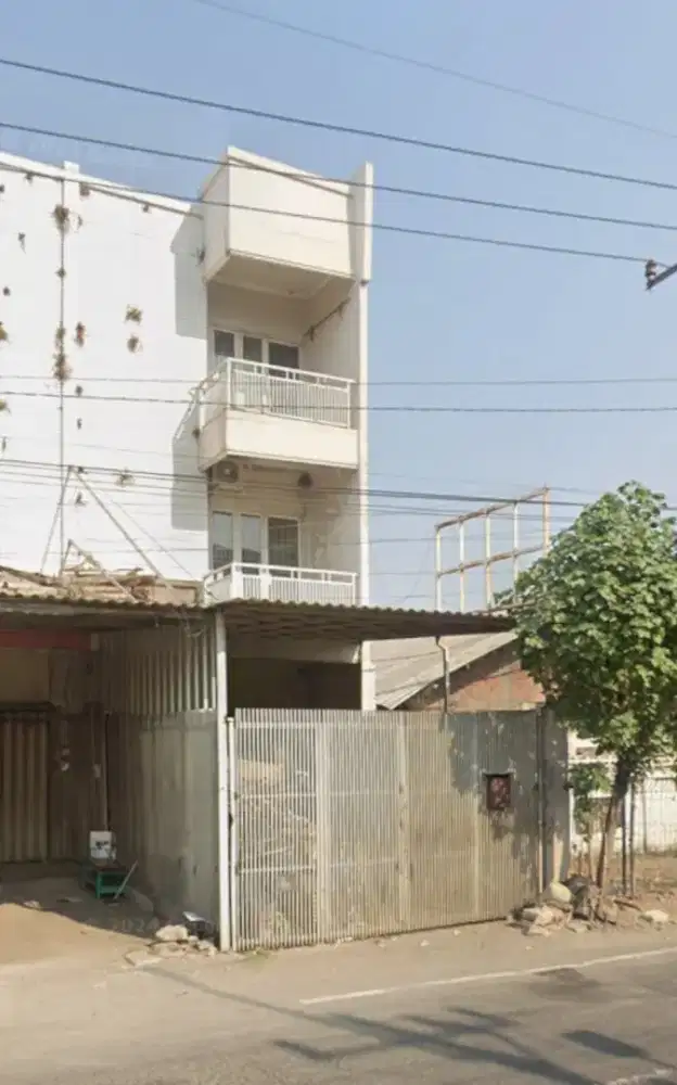 Disewakan RUKO 3 lantai. Pinggir jalan provinsi dan strategis