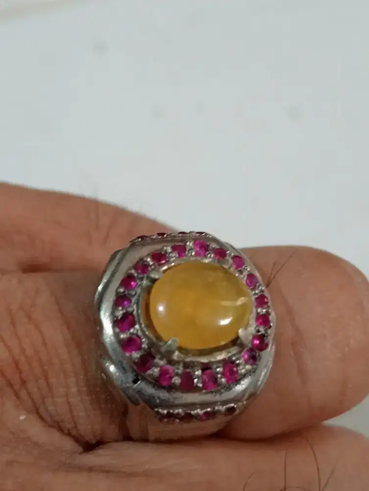Yellow Sapphire & Ruby kecil² sekeliling