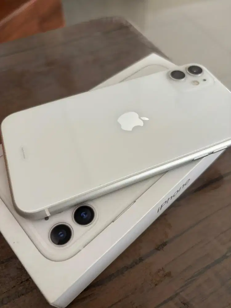 Iphone 11 White 128gb garansi IBOX
