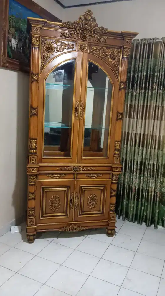 Lemari hias jati jeparaan