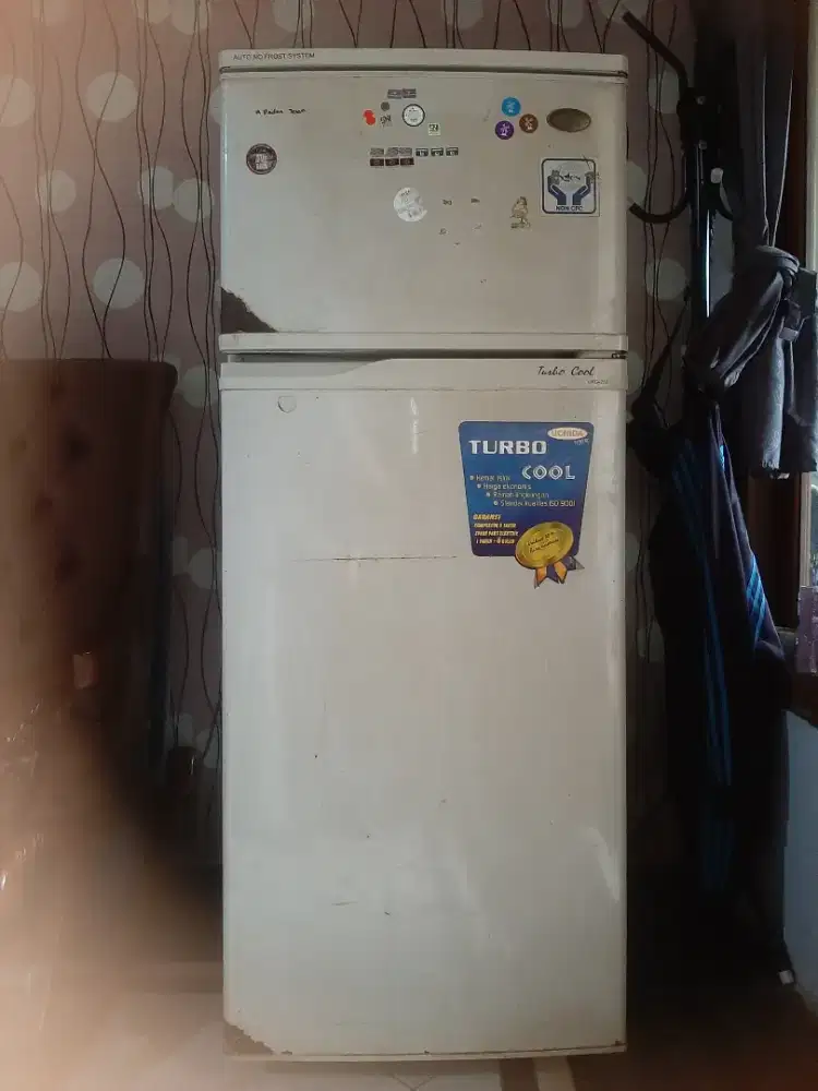 Kulkas Uchida 2 Pintu Ori Jepang