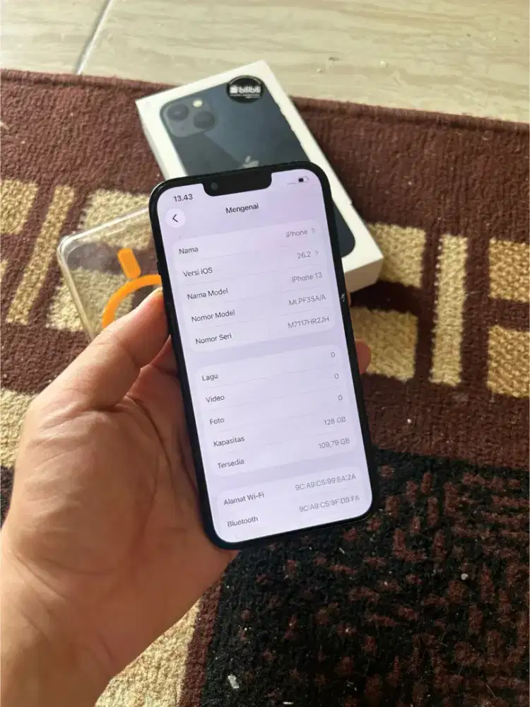 13 128 midnight iBox like new