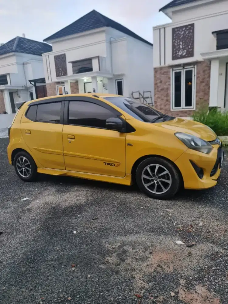 Agya 2018 warna kuning