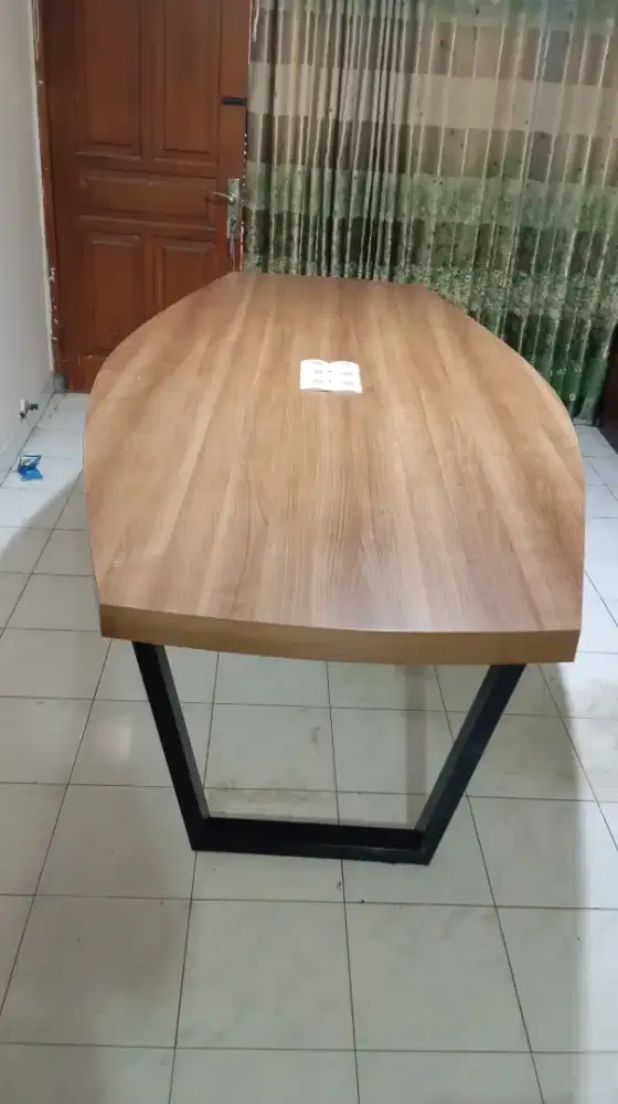 Meja meeting msh bagus mulus dan bersih
