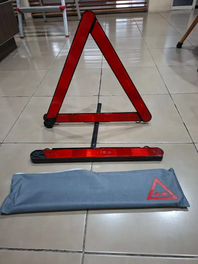 Dijual segitiga pengaman kendaraan