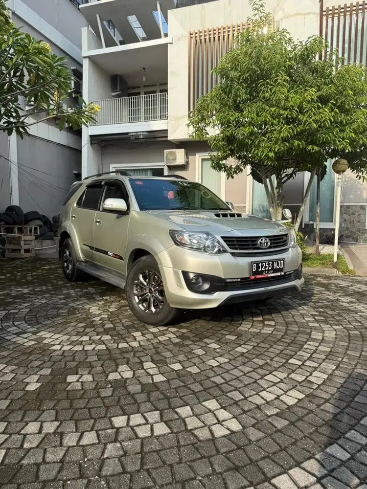 Fortuner VNT TRD  AT