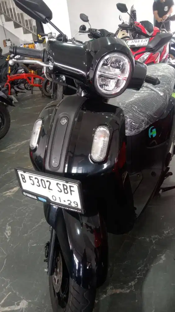 FAZZIO Neo Black 2024 LOW KM