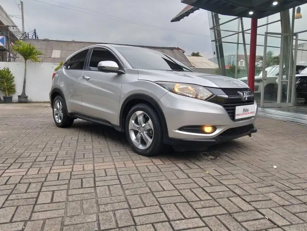 Honda hrv E thn 2015