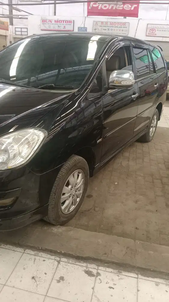 Toyota Kijang Innova 2006 Bensin