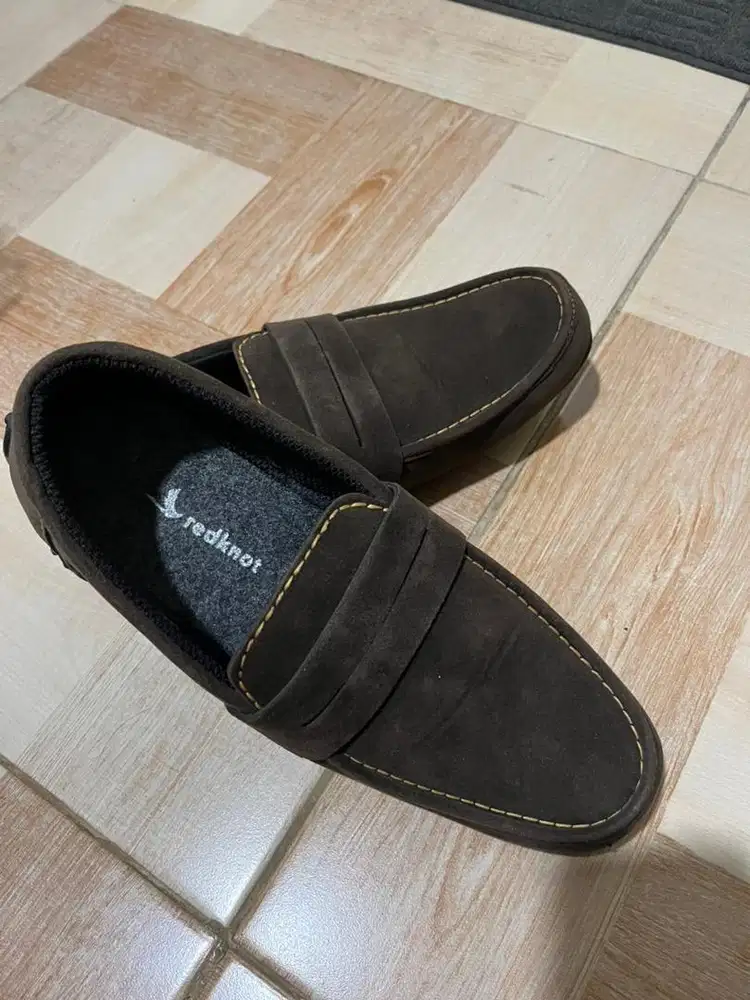 Sepatu Slip On Pria Coklat Tua