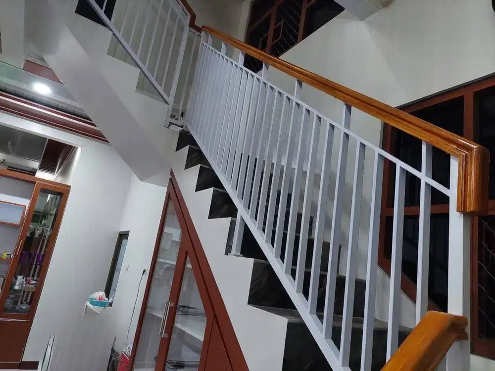 Railling tangga minimalis