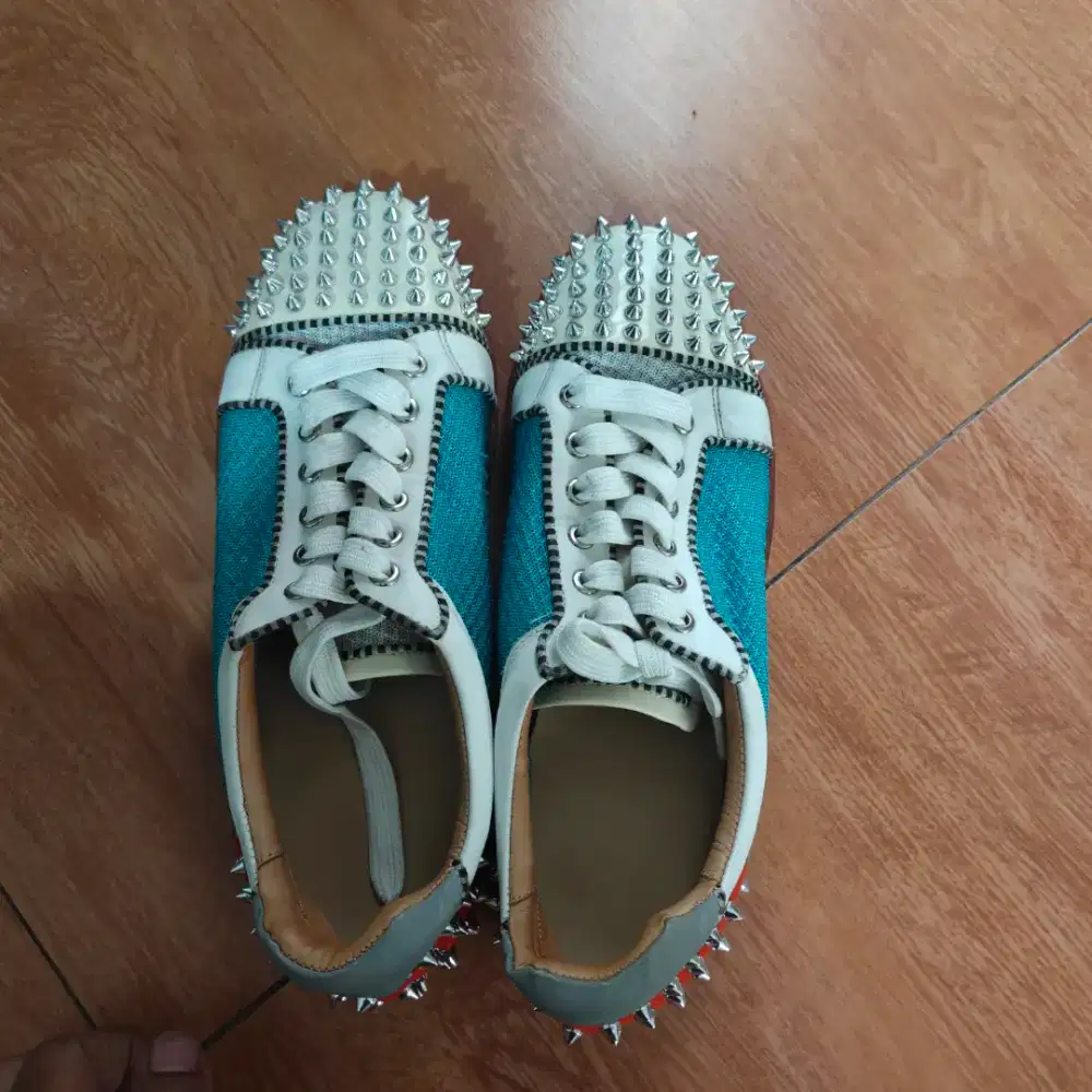 Sepatu Christian Louboutin