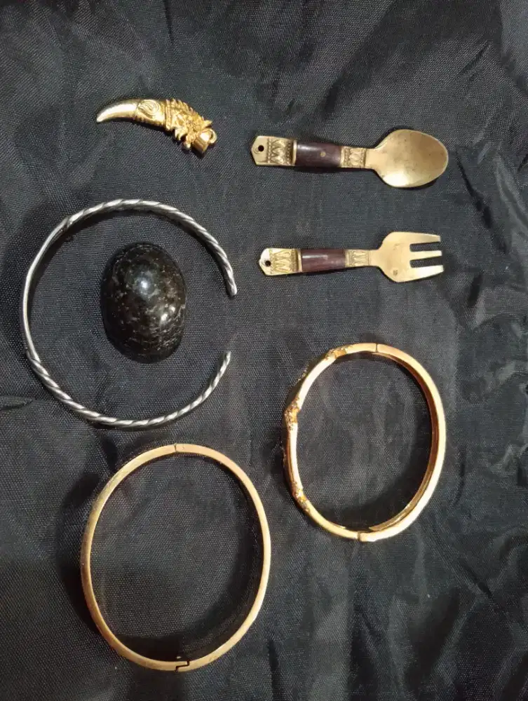 Gelang, dan Accessories Yang Hobby