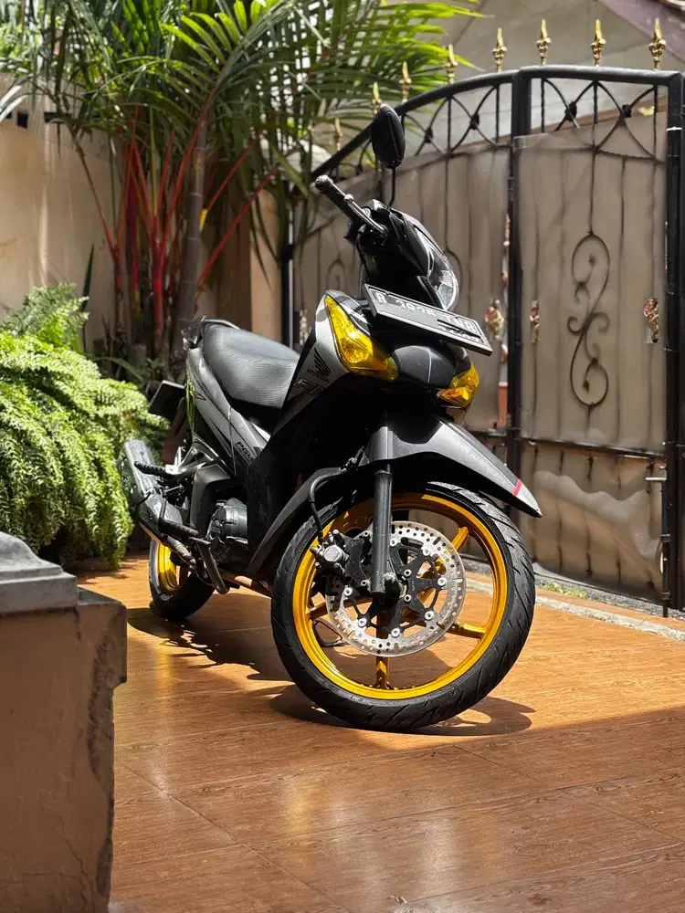 Honda Supra X Helm In 125 Tahun 2012