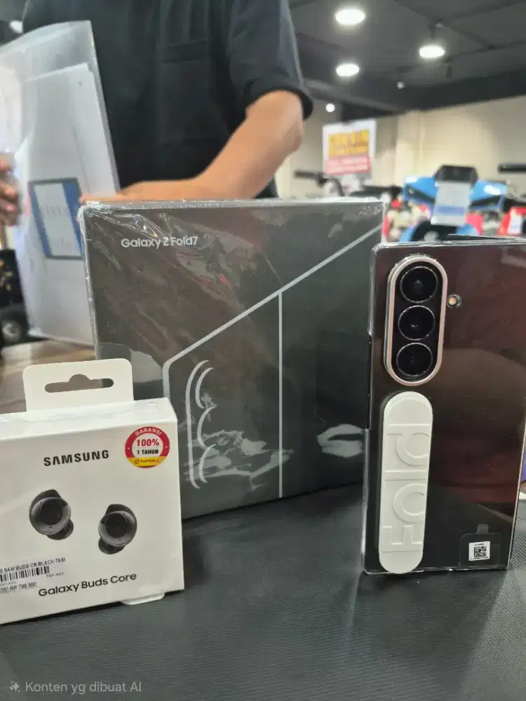 SAMSUNG Z FOLD 7 ‼️ NEW,SEGEL,RESMI SEIN‼️
Cicilan Rp.1.999 / bulan