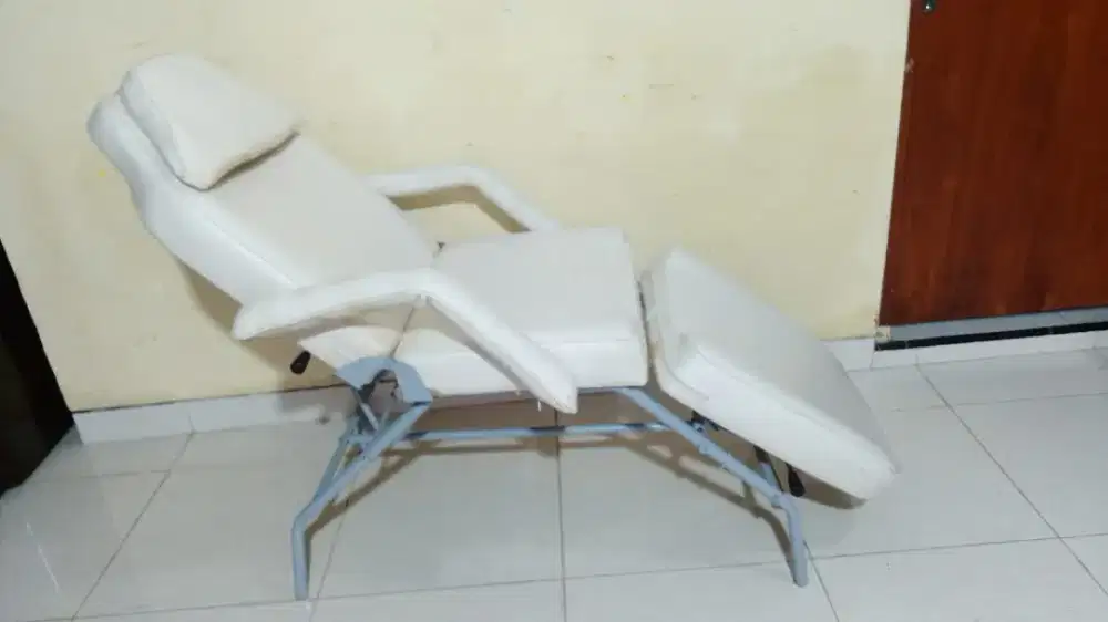 Kursi facial msh bagus seperti baru