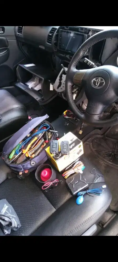 Jasa pasang alarm remote mobil Bandung