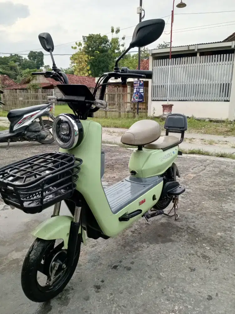 Sepeda listrik uwinvili