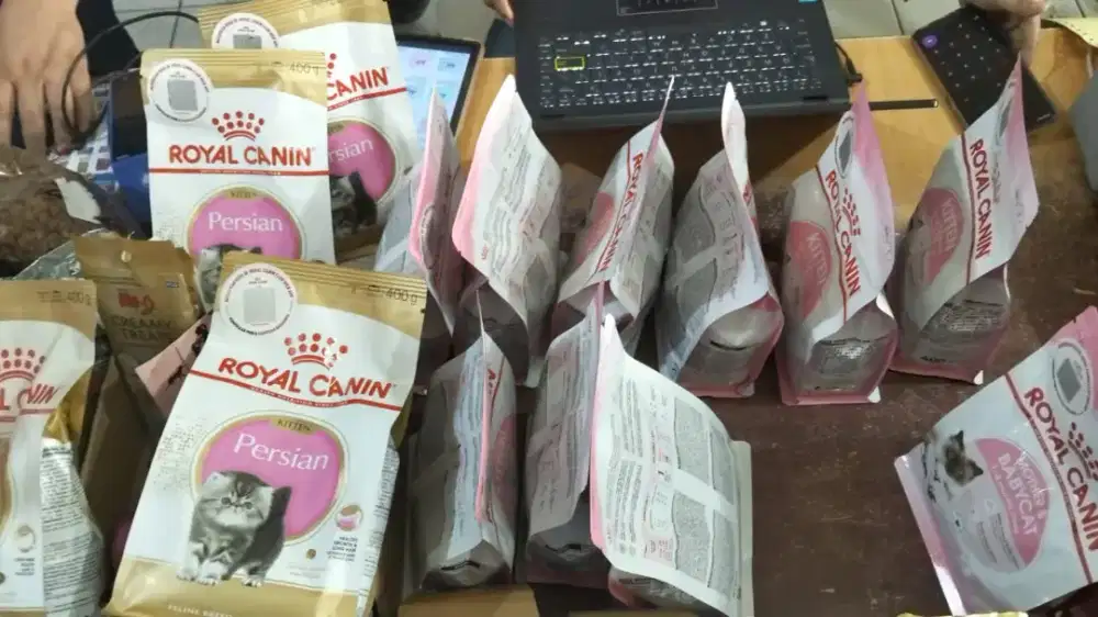 Dicari karyawan untuk jaga toko pakan kucing