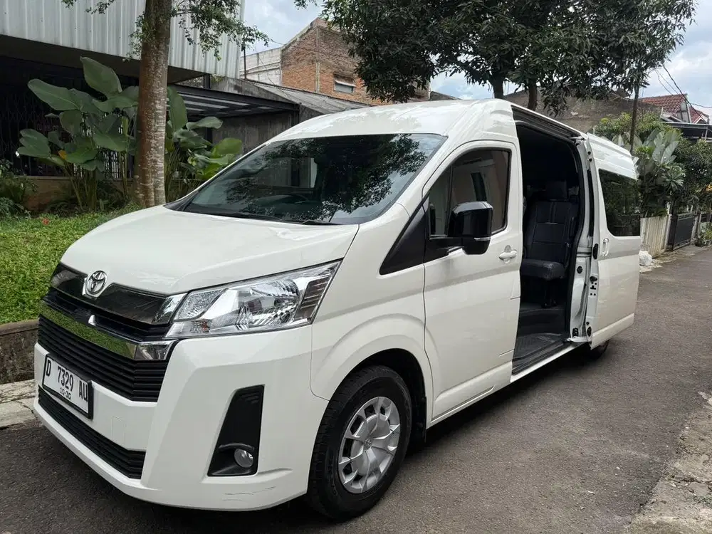 Rental Hiace Sewa Hiace Premio